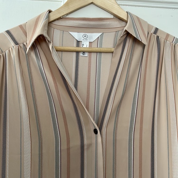 A MTL 1980 striped button down long sleeve. Vertical stripes tan colour size X. - Picture 2 of 9